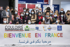 Arrivée en France de réfugiés, via les “couloirs humanitaires".