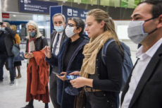 Arrivée en France de réfugiés, via les “couloirs humanitaires".