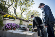 Fête de la Toussaint, cimetière.