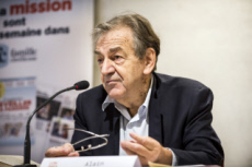 Alain FINKIELKRAUT, lors du débat "Peut-on vivre sans Dieu ?".