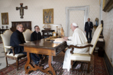 Le Pape reçoit le P. Pierluigi MACCALLI, missionnaire, ancien otage au Niger.