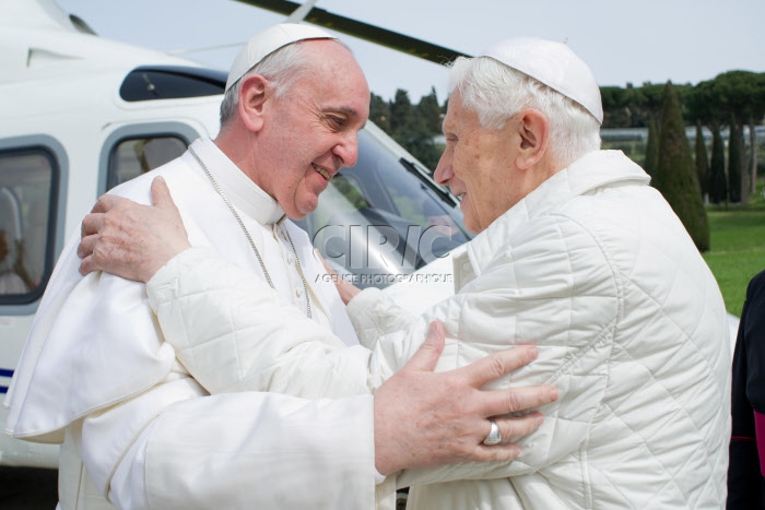 Le pape François et Benioït XVI