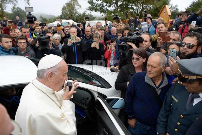 Visite du pape François à Amatrice, village touché par un séisme le 24 août