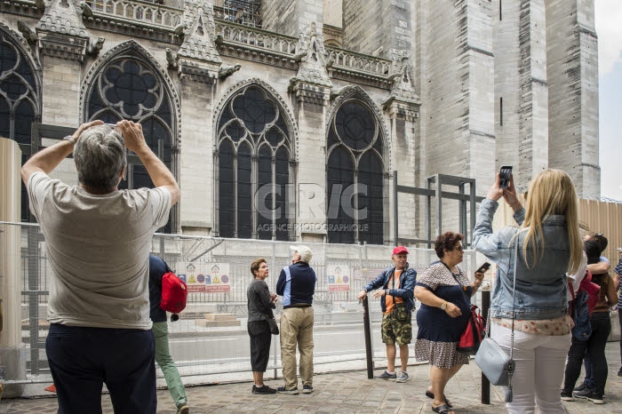 Reprise des travaux de reconstruction de la cathédrale Notre Dame de Paris..