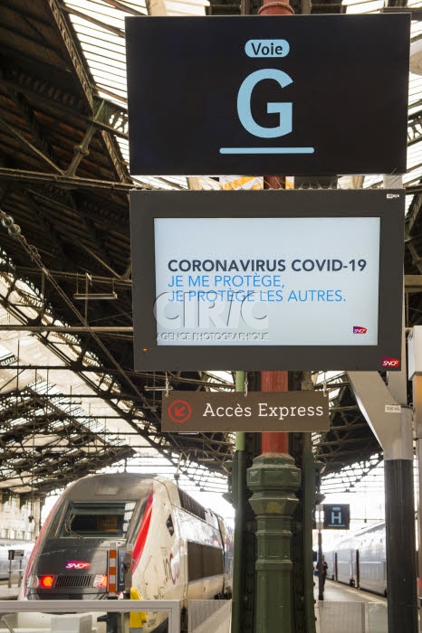 Message de prévention contre le Coronavirus Covid-19, gare de Lyon à Paris.