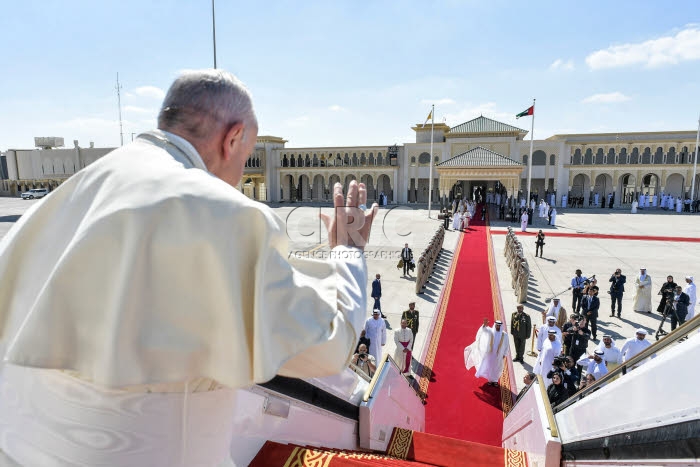 Le pape François aux Emirats arabes unis. Aéroport d'Abu Dhabi, départ du Pape.