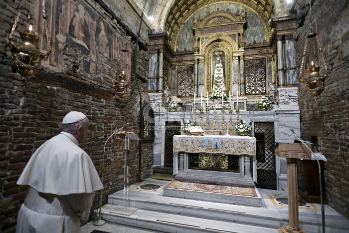 Le pape François au sanctuaire de Lorette en Italie.