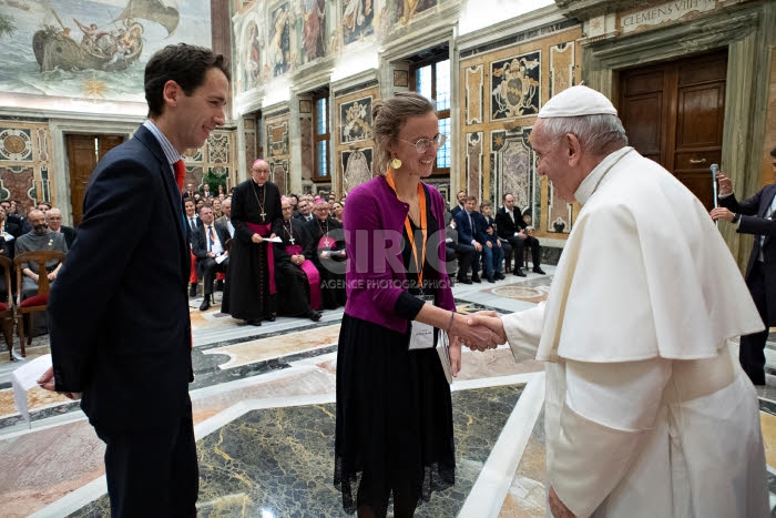 Le pape rencontre au Vatican des entrepreneurs catholiques français.