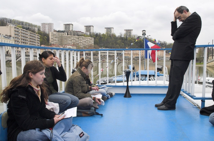 Catéchèse avec les jeunes à Lyon