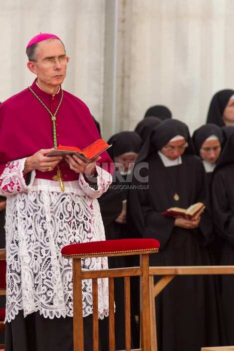 Ordinations à Ecône