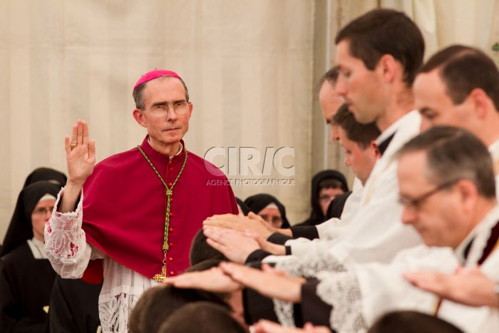 Ordinations à Ecône