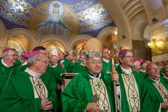 Messe évêques à Lourdes