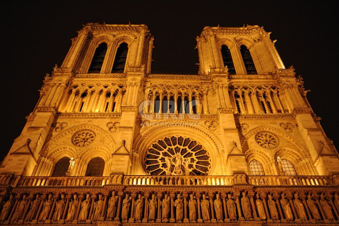 Notre Dame de Paris de nuit