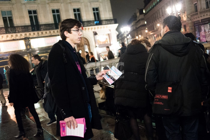 Manif Pour Tous : distribution de tracts