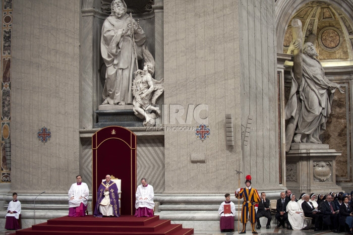 Célébration de la pénitence en la basilique Saint-Pierre 
