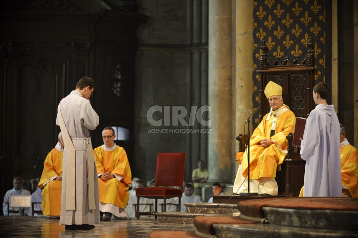 Ordination presbytérale d'Arnaud DHUICQ