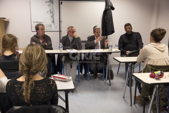 Intervention de responsables religieux dans un lycée de la banlieue parisienne