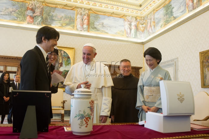 Le pape François reçoit le prince FUMIHIKO AKISHINO du japon