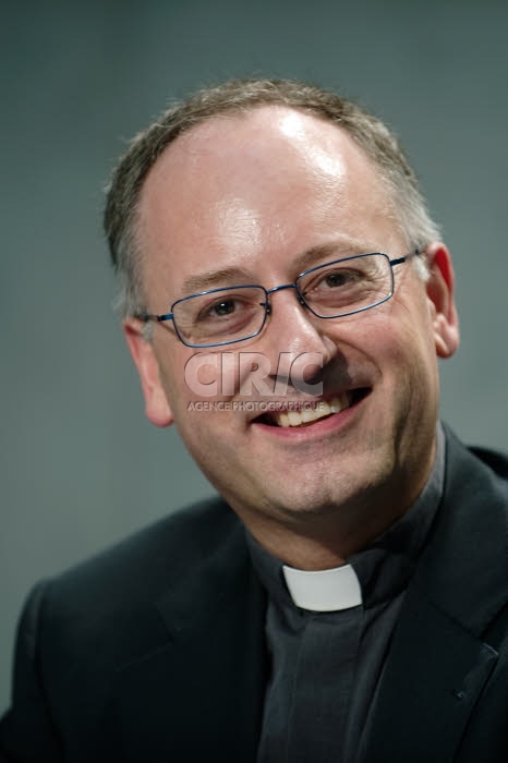 Portrait du Père Antonio SPADARO, S.J., directeur de la Civilta Cattolica.