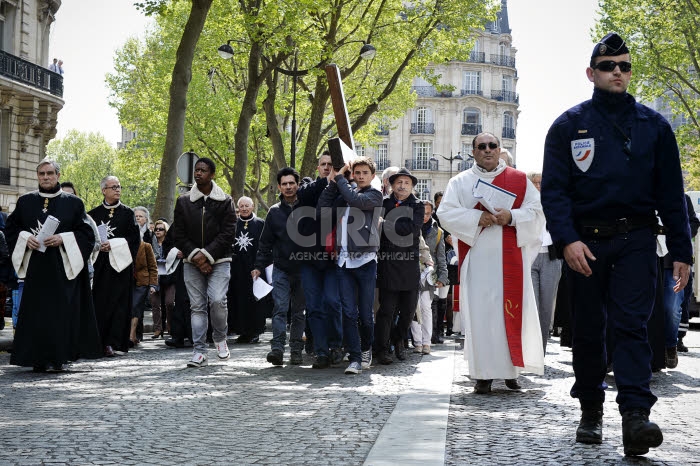 Vendredi saint, 30e chemin de Croix des Champs-Elysées