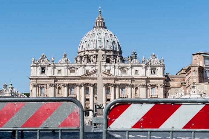 Sécurité au Vatican, barrières de sécurités anti terrorrisme.