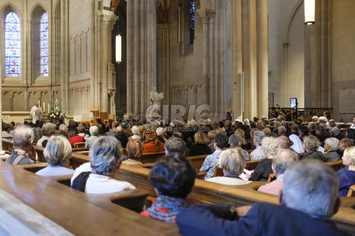 Des catholiques séparés, divorcés ou divorcés remariés témoignent à Lyon.