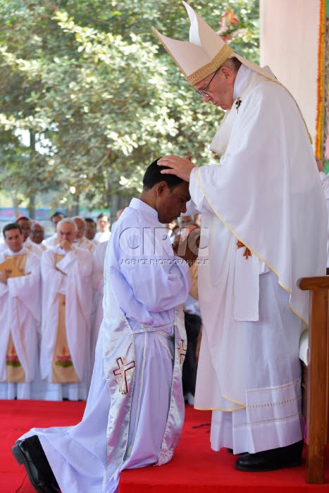 Voyage apostolique du pape François en Bangladesh. Messe au Parc Suhrawardy Udya.
