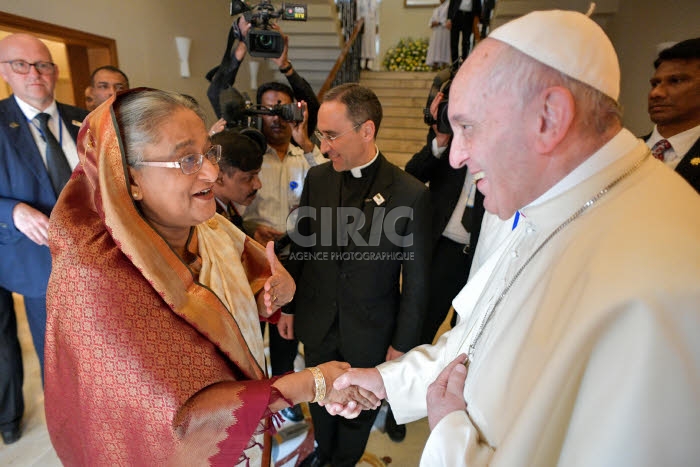 Voyage apostolique du pape François en Bangladesh. Le pape et Sheikh HASINA