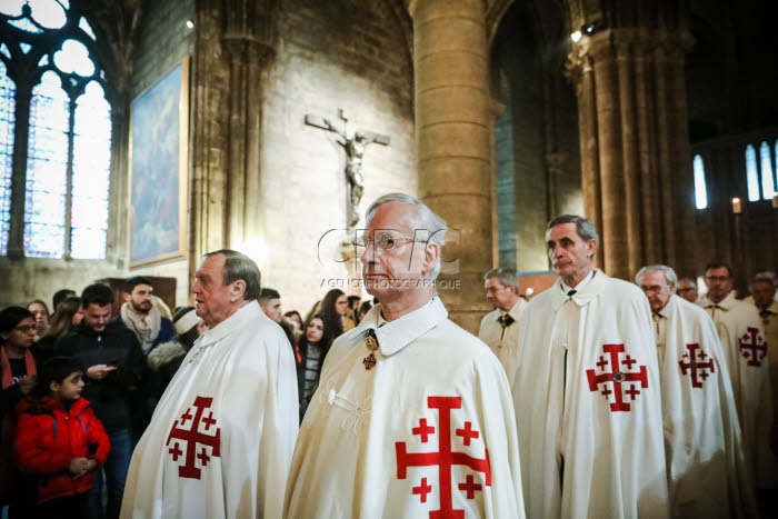 Le Card. VINGT-TROIS, arch. de Paris, prend congé de sa charge.