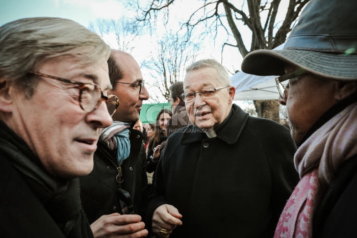 Le Card. VINGT-TROIS, arch. de Paris, prend congé de sa charge.