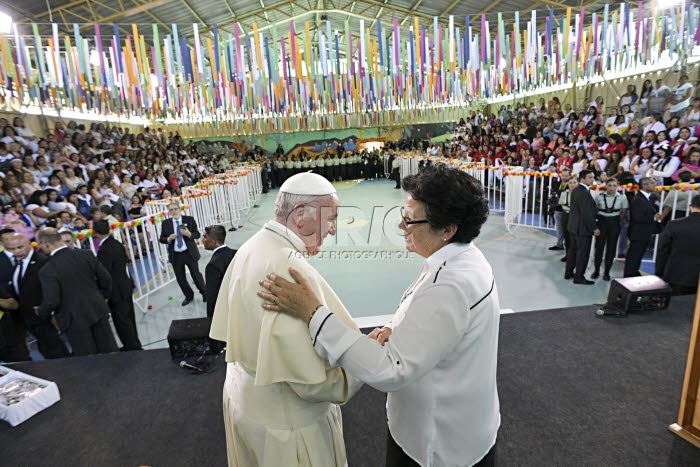 Voyage apostolique du pape François au Chili. Le pape dans une prison pour femmes.