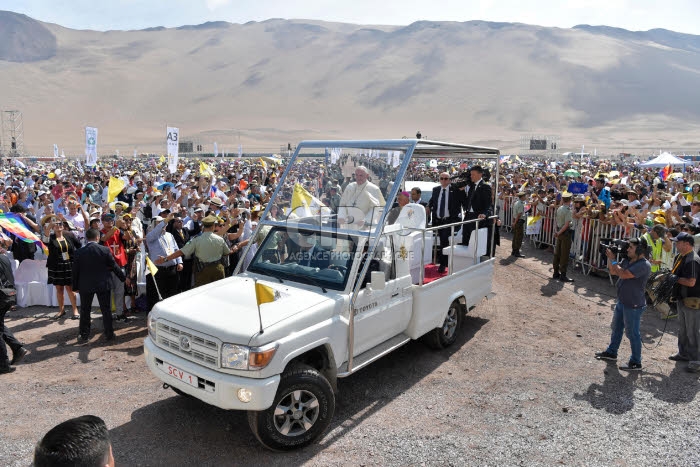 Voyage apostolique du pape François au Chili. Messe au campus Lobito à Iquique.