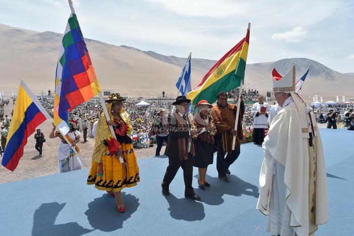 Voyage apostolique du pape François au Chili. Messe au campus Lobito à Iquique.