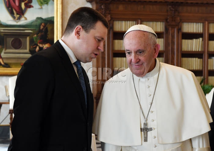 Le pape François et Jüri RATAS, Premier ministre d'Estonie.