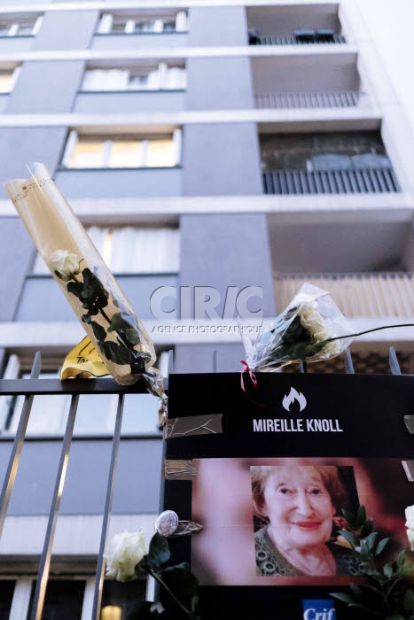 Marche blanche en hommage est rendu à Mireille KNOLL.