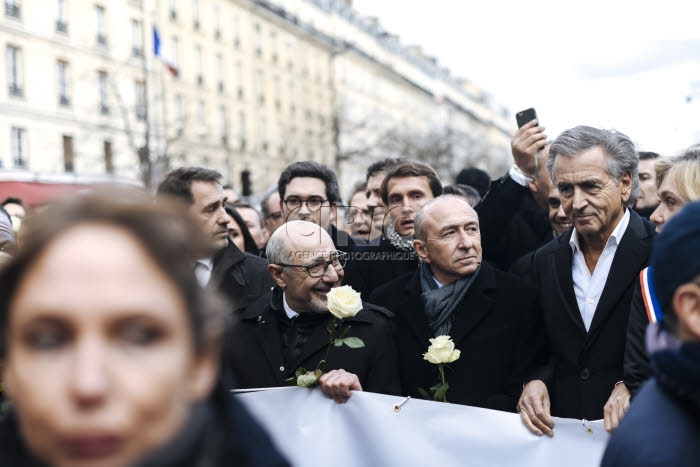 Marche blanche en hommage est rendu à Mireille KNOLL.