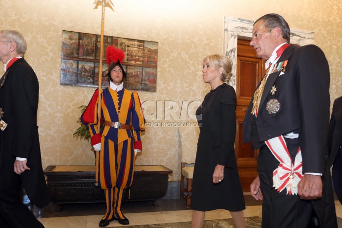 Arrivée de Brigitte MACRON au Vatican