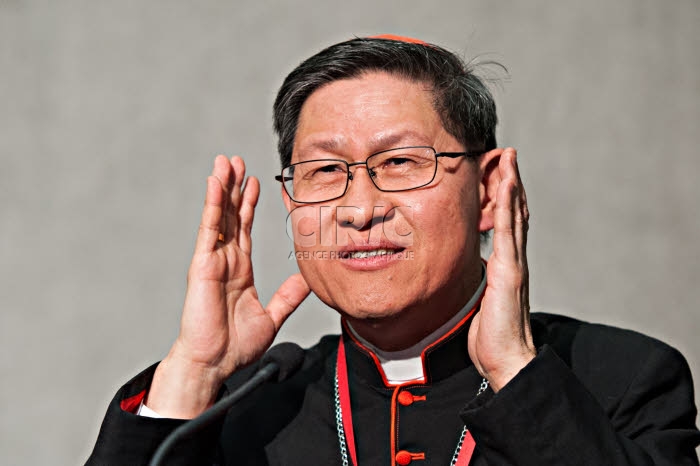 Luis Antonio G. TAGLE, archevêque de Manille.