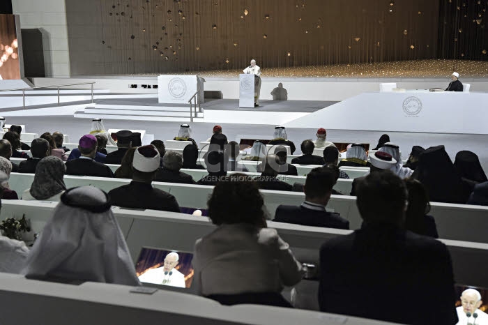 Le pape François aux Emirats arabes unis. Dialogue interreligieux lors de la rencontre de la fraternité.