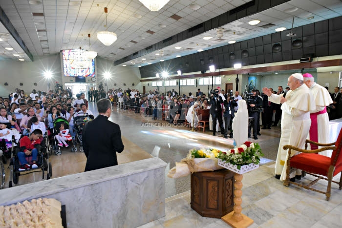 Le pape François aux Emirats arabes unis. Cathédrale Saint Joseph d'Abu Dhabi