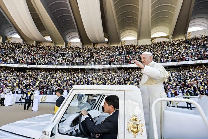 Le pape François aux Emirats arabes unis. Messe à Abu Dhabi.