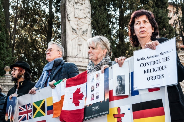 Abus sexuels dans l’Eglise, manifestation de victimes à Rome.