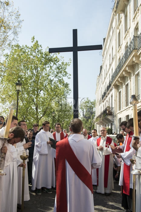 Vendredi saint, Chemin de croix à Paris.