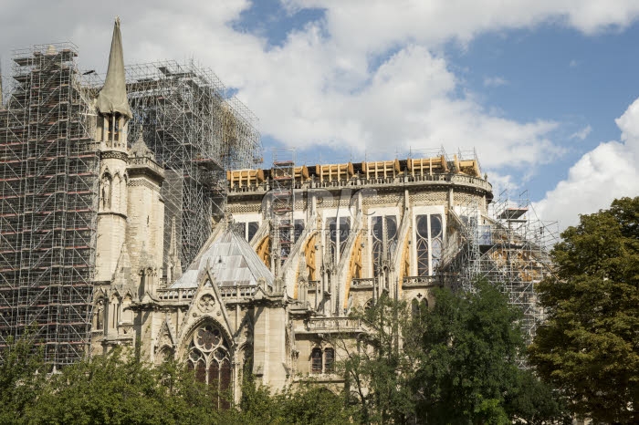 Reprise des travaux de reconstruction de la cathédrale Notre Dame de Paris.