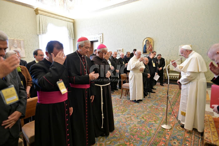 Le Pape François reçoit des memebres de l'épiscopat latino-américain.