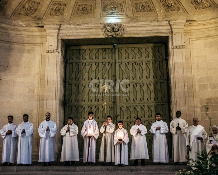 Servants de messe lors de la messe Chrismale.