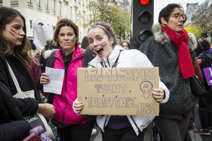Paris, marche contre les violences sexistes et sexuelles faites aux femmes.