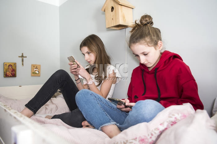 Adolescentes et téléphone portable.