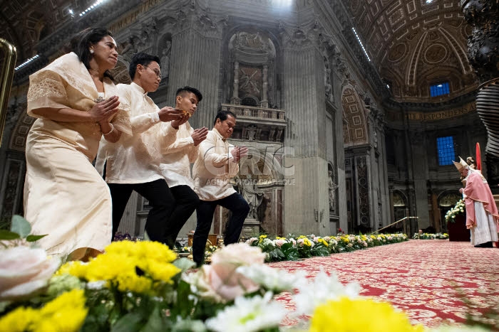 December 15, 2019 : Mass for the Philippine community of Rome, in St. Peter's Basilica at the Vatican.