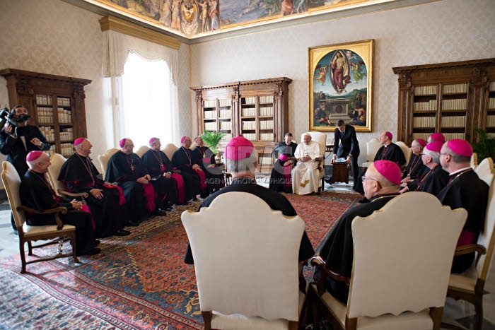 Le pape François rencontre les évêques américains au Vatican.